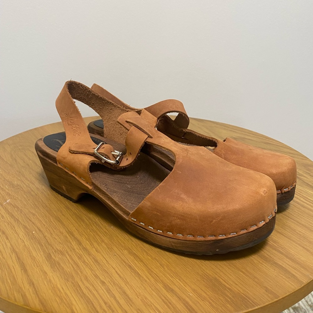Lotta from Stockholm Low Wood Brown Clogs in Oiled Nubuck